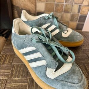 EUC Adidas Rivalry Crepe Legend Ivy Ivory Shoes Green Suede Upper - Size 8 Men’s